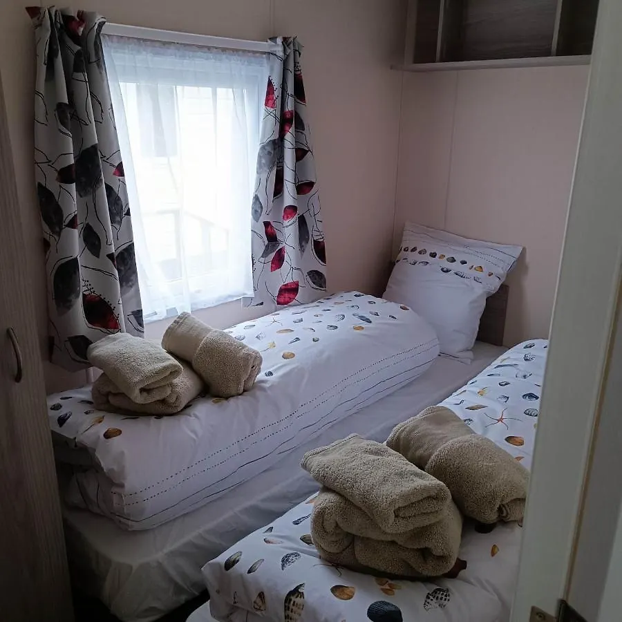 Caravan Aan Zee Arnani Middelkerke Campsite